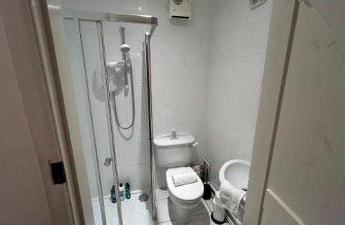 Attenborough House | Rose cottage
