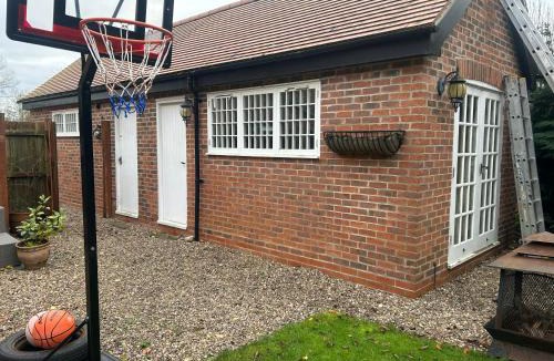 Attenborough House | Rose cottage