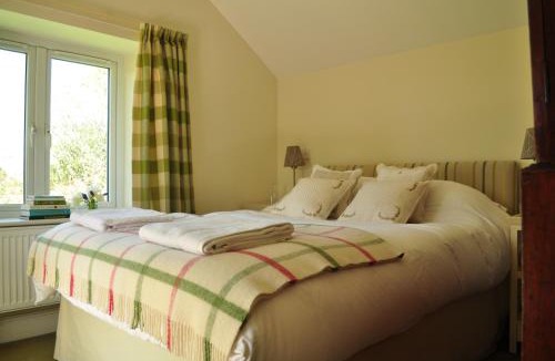 Fourstones Near Bentham Bed & Breakfast | Rose Cottage