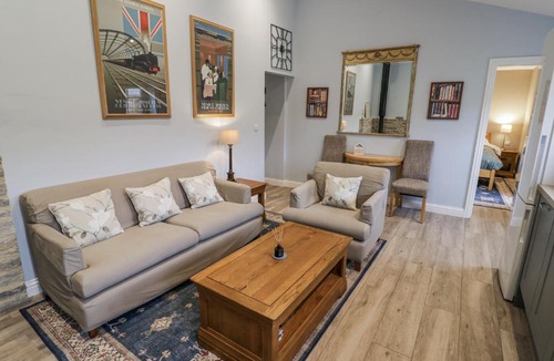 Black Bourton House | Rose Stables