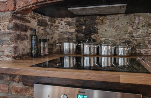 Malborough Cottage | ROSE THATCH, romantic, character holiday cottage in Malborough