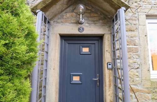 Barnoldswick Cottage | Rosemount Cottage, Salterforth