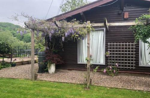 Bewdley Ski Chalet | Roundstone View