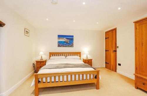 Barnstaple House | Rowan - Ukc9527
