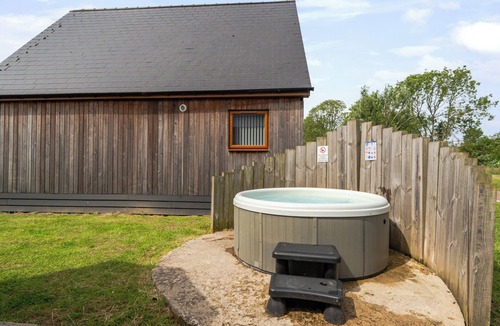Brigg Cottage | RUBY RED, family friendly, country holiday cottage in Brigg