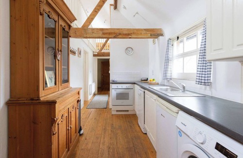 Sidlesham House | Rural Cottage Accommodation for 14