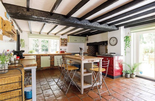 Chichester House | Rustic and Charming Country Cottage