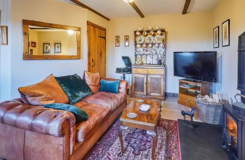 Llangadog House | Rustic Retreat