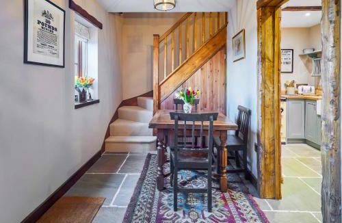 Llangadog House | Rustic Retreat