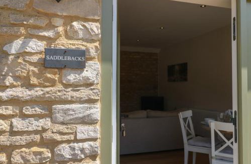 Witney House | Saddlebacks Barn