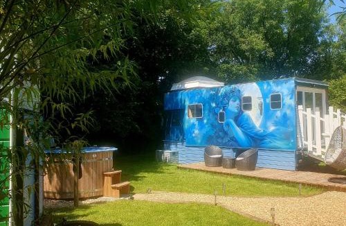 Saint Kew Ski Chalet | Safari Cornwall - 2 glamping units