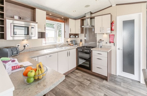 Looe House | Sandy Pebble Deluxe (Pet)