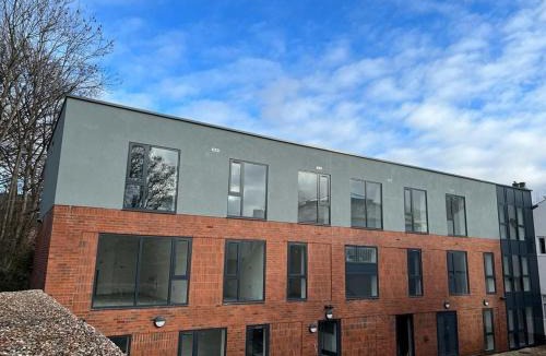 Sheffield Apartment | Sapphire Suite