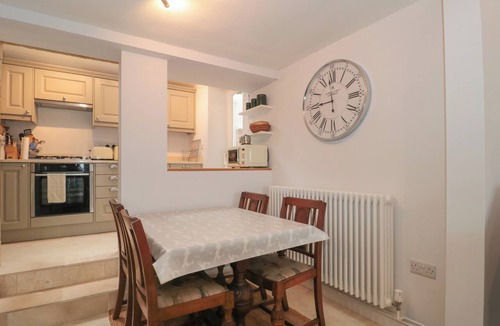 Stoke-sub-Hamdon Cottage | Scrambles Cottage