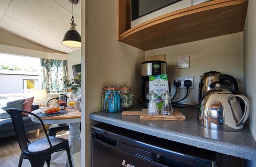 Hartland House | Scrumpy Duck, with private garden, sleeps 6 in coastal village