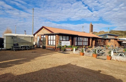 Sea Palling Apartment | Sea Palling 2 bed 2 bath beach apartment Sleeps 4