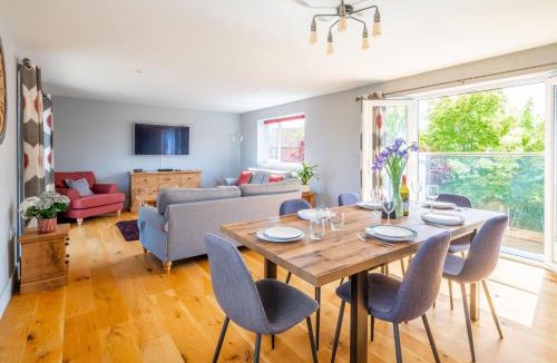 Brancaster House | Sea Peeks