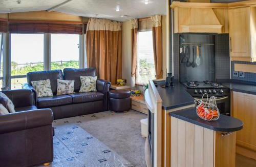 Aldborough House | Sea View