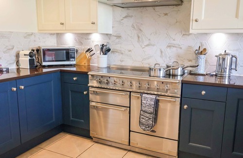 Dunwich Cottage | SEADRIFT, pet friendly, country holiday cottage in Westleton