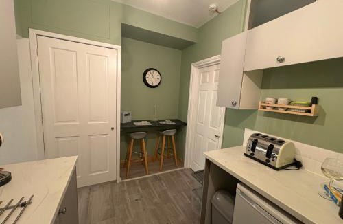 Seaton Apartment | Seaton, Devon, two bed apartment, just off the sea front.