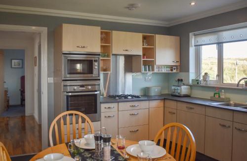 Arnol House | Seaview