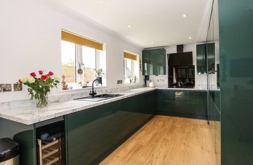 Pakefield Cottage | SEAVIEW, pet friendly, character holiday cottage in Lowestoft