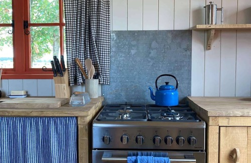 Minchinhampton Cabin | Secluded off grid Shepherd's Hut