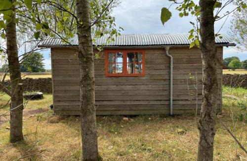 Minchinhampton House | Secluded off grid Shepherd's Hut