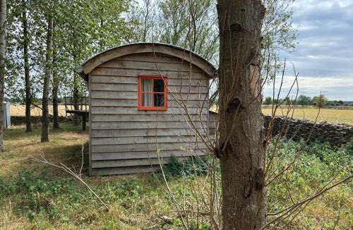 Minchinhampton House | Secluded off grid Shepherd's Hut