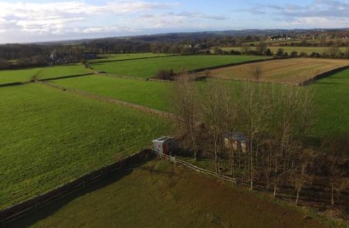 Minchinhampton House | Secluded off grid Shepherd's Hut