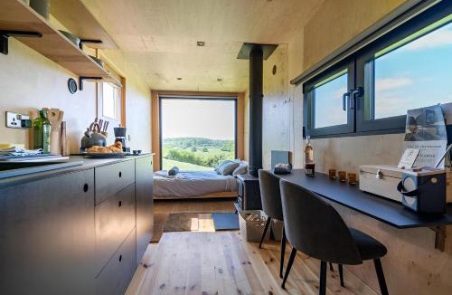 Denton House | Secluded Offgrid Cabin w/Sunset View & Fireplace