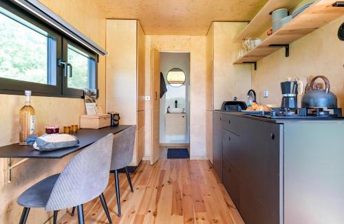 Denton House | Secluded Offgrid Cabin w/Sunset View & Fireplace