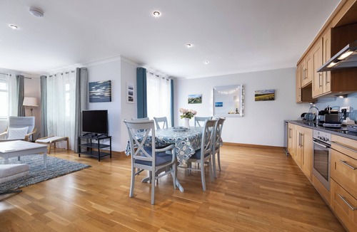 Brora Apartment | Second-floor 2-bedroom apartment with sea views overlooking the famous James Braid Brora Golf Course.