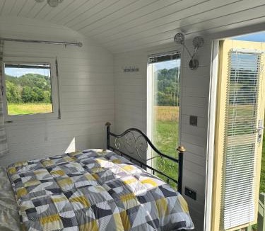 Abergavenny House | Secret Valley Shepherds Hut