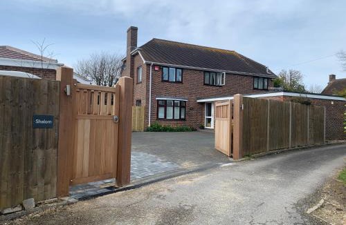 Southbourne Apartment | Self contained annex with bedroom bathroom sitting room and kitchenette