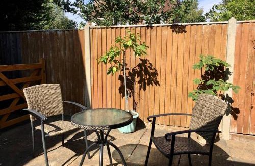 Southbourne Apartment | Self contained annex with bedroom bathroom sitting room and kitchenette