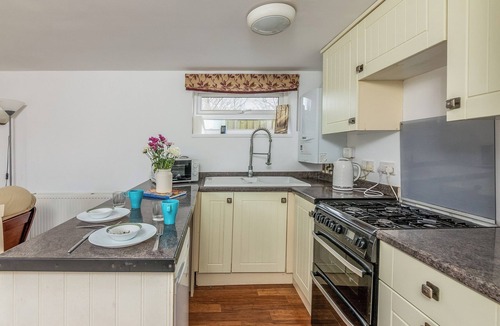 North Moreton House | Self-Contained Flat in Didcot near Shops, Milton Park, Harwell & Station