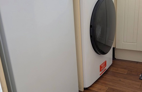 North Moreton House | Self-Contained Flat in Didcot near Shops, Milton Park, Harwell & Station