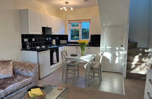 Broadstairs Apartment | Self contained, spacious annex with private drive.