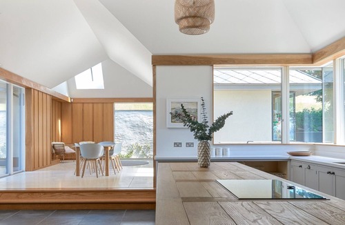 Cardigan Villa | Seren Manor - Five Bedroom Villa, Sleeps 10