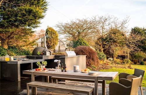 Cardigan Villa | Seren Manor - Five Bedroom Villa, Sleeps 10