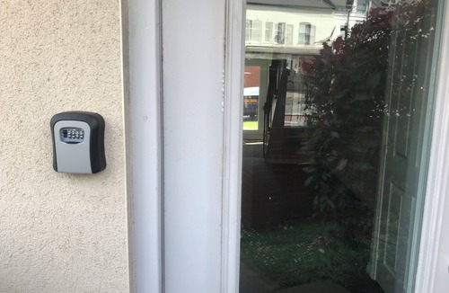 Smethwick Apartment | Serene Centra Smethwick Apartment Retreat