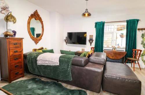 Westbourne House | Shell Cottage
