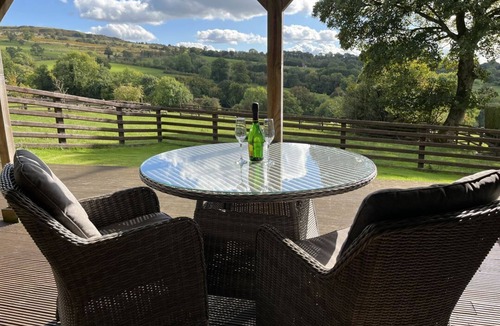 Farden House | Shepherds Cabin: Couples Retreat