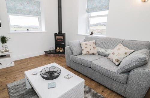 Rothbury House | Shepherds Cottage
