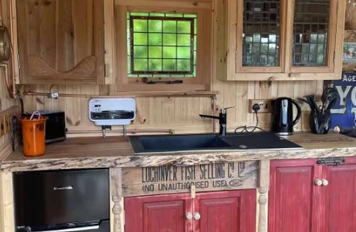 Balnain House | Shepherds Hut by Interhome