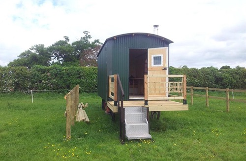 Severn Stoke Apartment | Shepherds Lodge