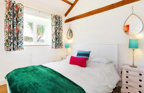Barnstaple House | Shippon - Ukc9529