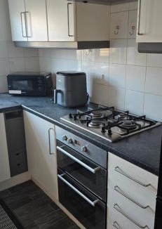 Giltbrook Apartment | Short & Sweet
