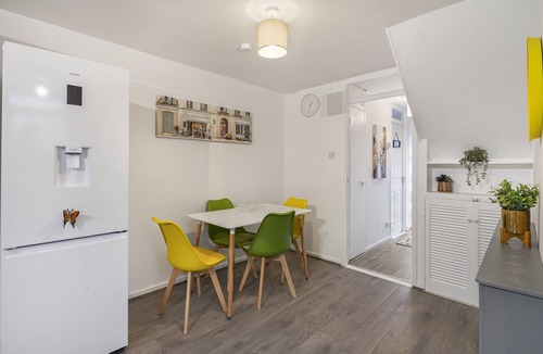 Laindon House | Shortlet Express, Beautiful 3 bedroom Basildon
